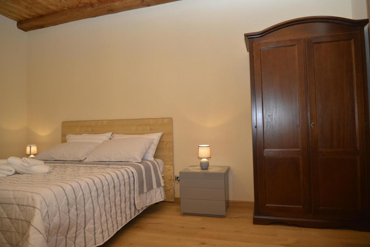 Agriturismo Ai Pruesot Bagnolo Piemonte Exterior foto